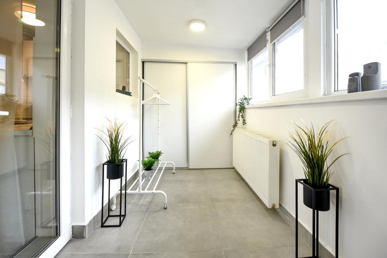Spacious 1Br In The City Center - Amazing For Extended Stays Bucharest Luaran gambar