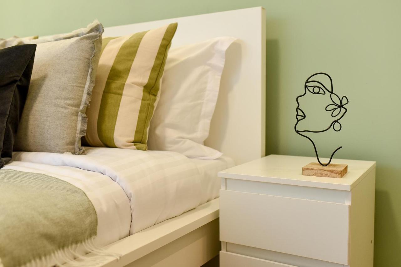 Spacious 1Br In The City Center - Amazing For Extended Stays Bucharest Luaran gambar