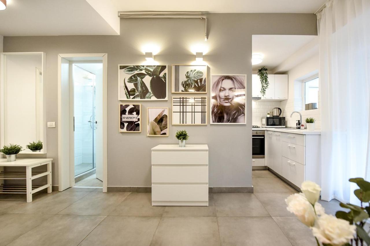 Spacious 1Br In The City Center - Amazing For Extended Stays Bucharest Luaran gambar
